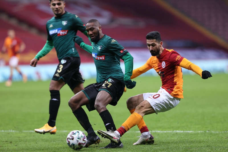 <p>Galatasaray'�n tek hedefinin �ampiyonluk oldu�unu belirten Terim, 'Bug�n ba�ka �eyleri konu�mak do�ru olur. 500. gol Jesse'ye nasip oldu.&nbsp;</p>