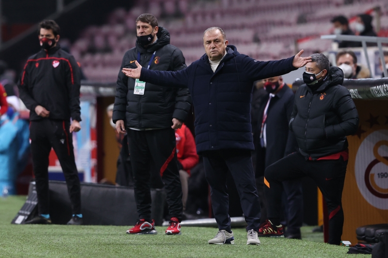 <p>Bundan sonra Galatasaray tarihinde ba�ka g�revleri �ok rahat yapabilecek kapasitede bir Arda oldu�u i�in seviniyorum.&nbsp;</p>