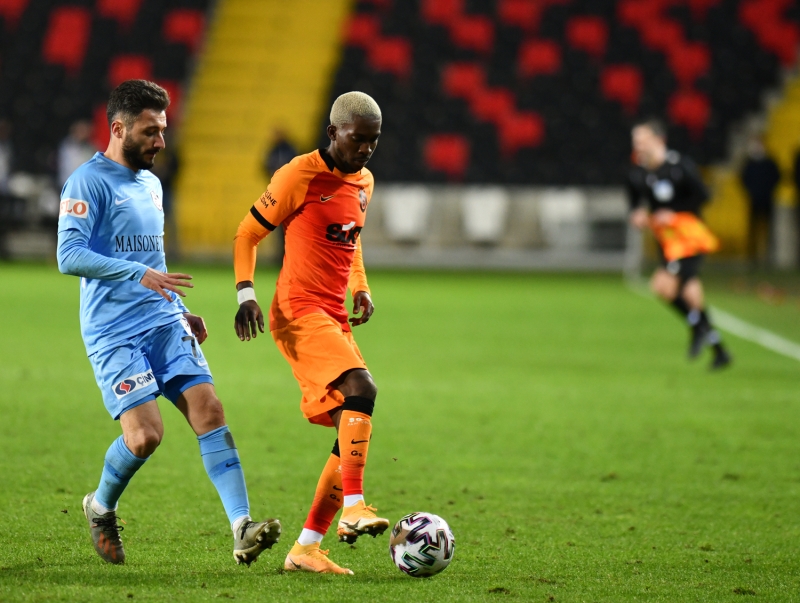 <p>Ama ben bunu Galatasaray gibi yapalım istiyorum. 1-2 oyuncu daha yarın, öbür gün açıklanabilir.</p>