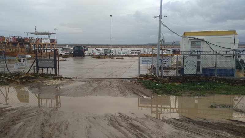 <p>İzmir'den sel görüntüleri</p>