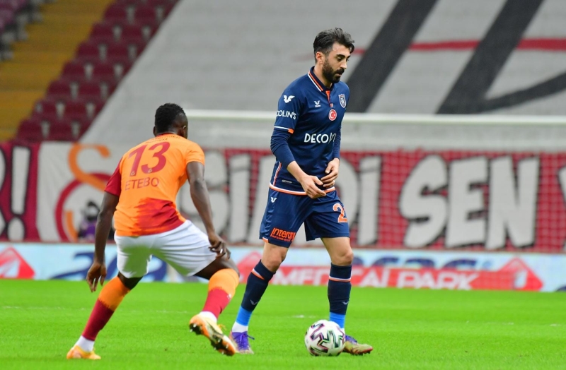 <p>Galatasaray takımı iyi gidiyor, iyi oynuyor. İyi oynamaya devam edeceğiz inşallah. Bazı prosedürler var. Yedlin'i bir gün arayla kaybettik. </p>