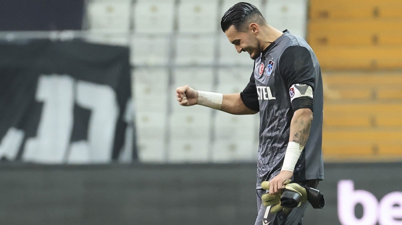 <p><b>HEDEF EURO 2020</b><br></p><p><br></p><p>Msabakann ardndan her iki kulbn yetkilileri de Uurcan’a deyim yerindeyse hayran kald.</p>