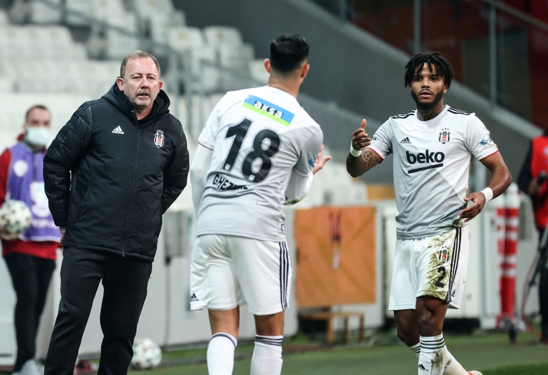 <p>Futbolcularının hiçbir zaman kabullenmeyeceğini dile getiren Sergen Yalçın, 'Bugün kazandığımız maçla eski pozisyonumuzu yakaladık, bizim için çok önemliydi. Kazanarak yarışmacı takım kimliğine büründük.</p>