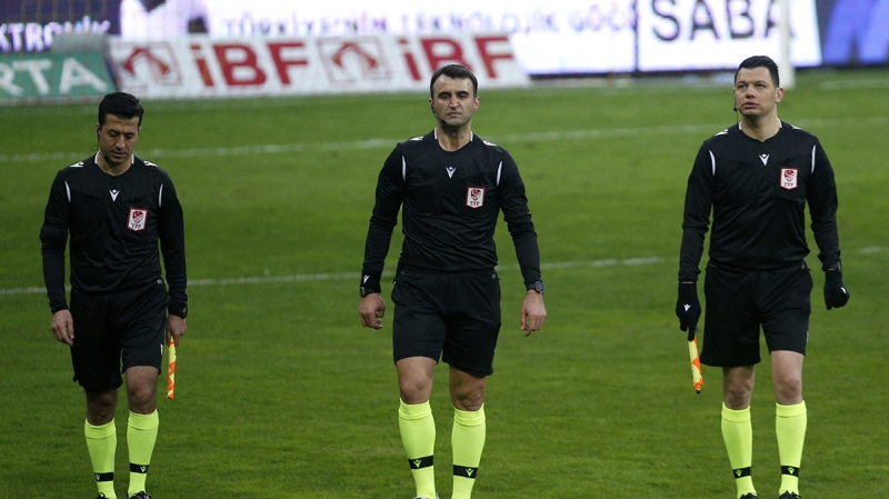 <p><b>AT�LLA KARAO�LAN</b></p><p><br></p><p>Atilla Karao�lan ise Kayserispor-Alanyaspor ma��nda d�d�k �alm��t�. </p>