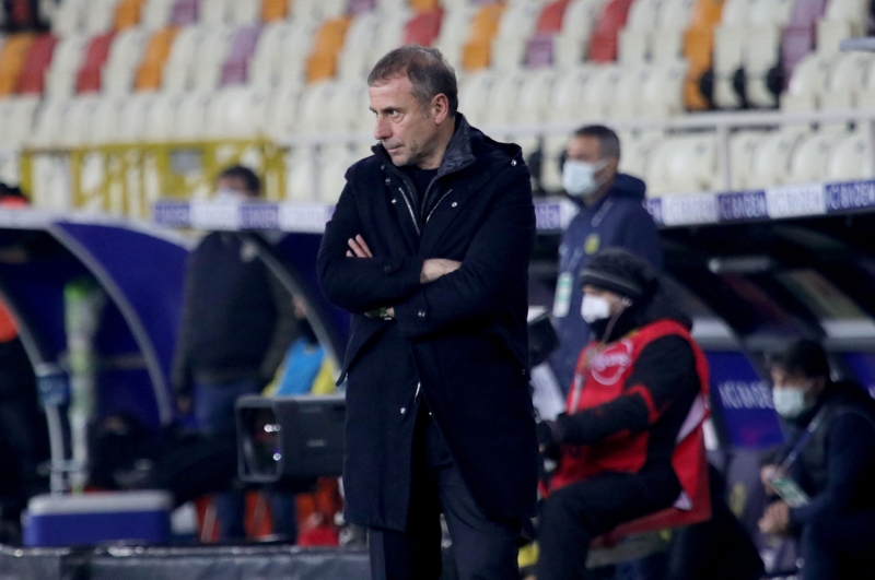 <p>Trabzonspor ile sözleşme imzalamadan önce adı Antalyaspor ile anılan ancak bordo-mavili takımı seçen Abdullah Avcı, basın toplantısında, 'Trabzonpor'un başarısı için varım. Dingin denize değil Karadeniz'in dalgalı denizine çıktım...</p>