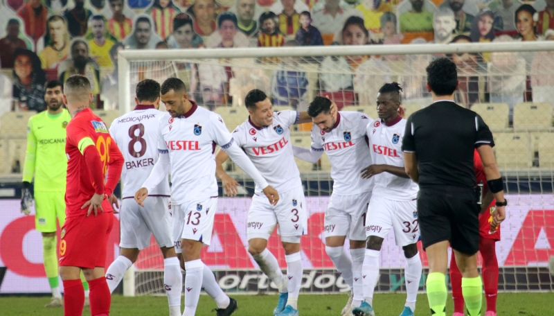 <p>Abdullah Avcı maç başına 2,35 puan ortalaması ile en iyi puan ortalamasına ulaştı. Başakşehir ile şampiyonluk ve zirve yarışı kovalayan Abdullah Avcı, bu seviyelere ulaşamamıştı.</p>