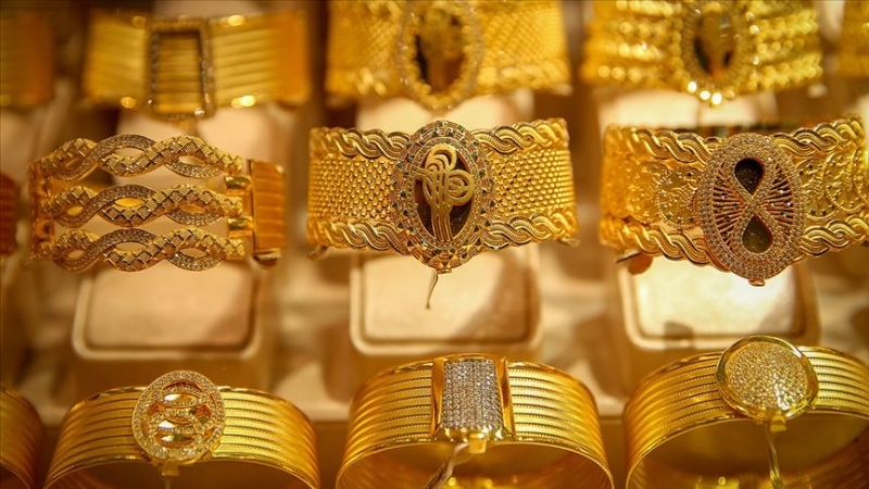 <p>Diğer yatırım araçları ile karşılaştırdığınızda altının en büyük özelliği krizlerden daha az etkilenmesidir. </p>