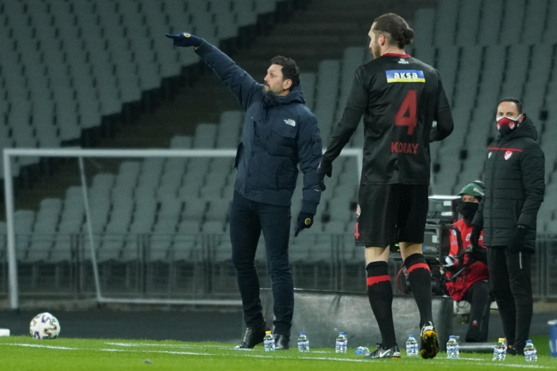 <p>Takmmz, hocamz ve sportif direktrmz tebrik ediyorum. Gzel bir reaksiyon verdik. lk yar oynadmz oyunu tm maa yayarsak daha iyi olacak diye dnyorum.</p>