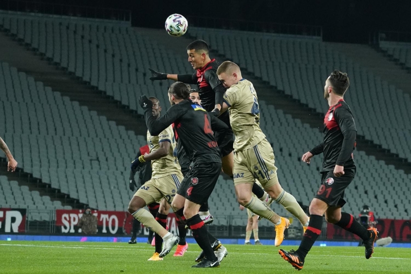 <p><b>'KOSKOCA ADAMLARIN YALAN VE FTRALARI...'</b><br></p>