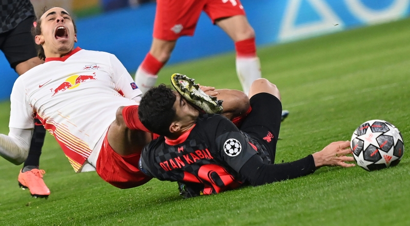 <p>Liverpool'un Twitter hesab� �zerinden yap�lan 'Performans�yla Leipzig ma��n�n adam� kim olur?' oylamas�nda Ozan Kabak, Curtis Jones, Muhammed Salah ve Trent Alexander-Arnold isimleri yer ald�. </p>