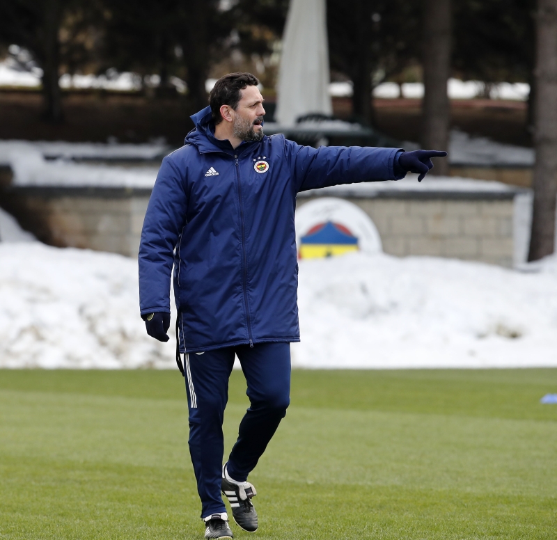 <p>Sar-lacivertlilerde sakatlklarn atlatan ancak antrenman eksii bulunan Luiz Gustavo, rfan Can Kahveci ve Filip Novak kadroda olmayacak.</p>