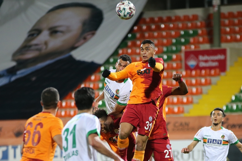 <p>Galatasaray, bu s�re�te Yukatel Denizlispor, Yeni Malatyaspor, Gaziantep, Medipol Ba�ak�ehir, Fenerbah�e, Kas�mpa�a ve Aytemiz Alanya'y� ma�lup etti. Bu ma�larda 16 gol atan Aslan, kalesinde sadece 3 gol g�rd�.</p>