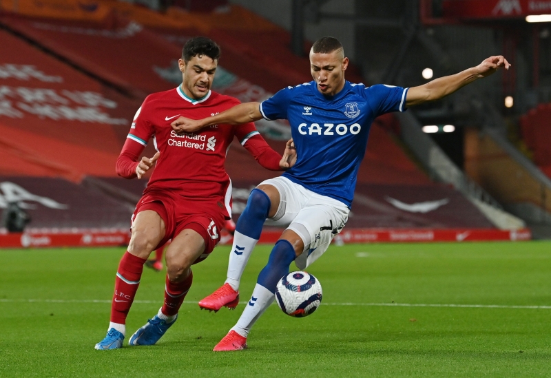 <p>Daha man balangcnda gol yenmesinde hata yapan Ozan'n takmnn geriye dmesine neden olduu Ada basnnda genie yer buldu.</p>