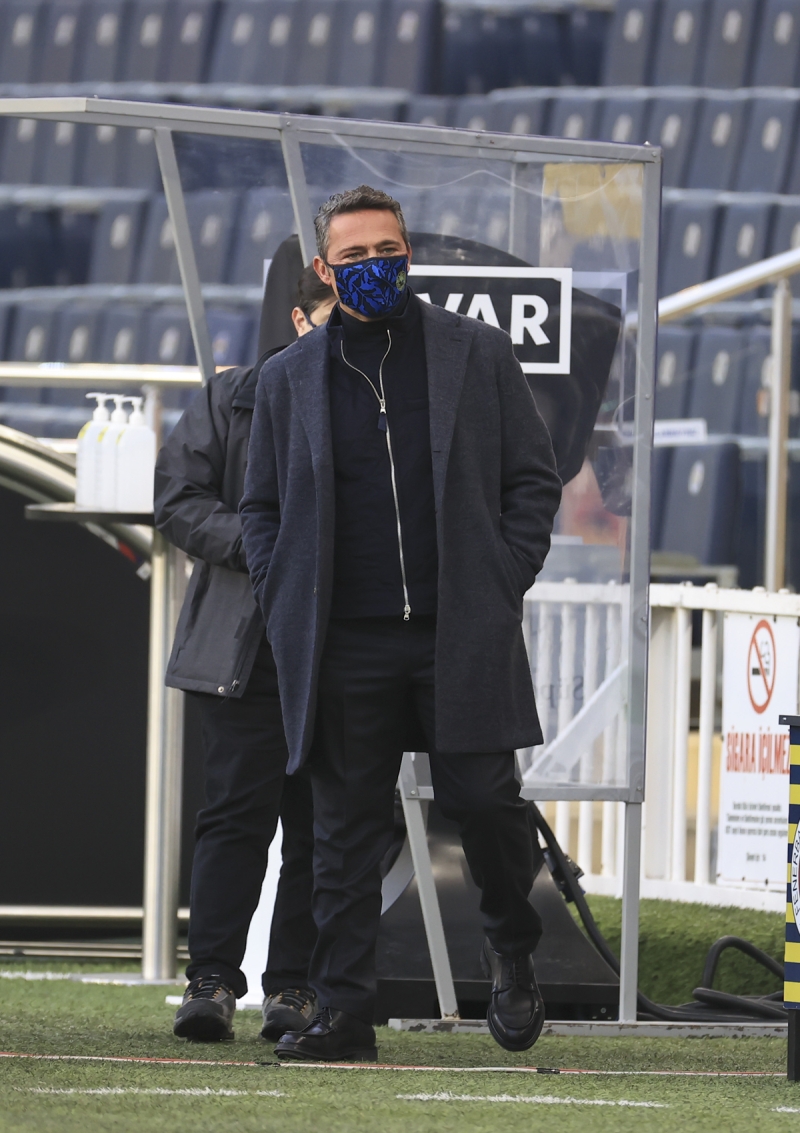 <p>Fenerbah�e'nin hafta sonunda Trabzonspor deplasman�nda da k�t� bir skor almas� durumunda y�netimin radikal kararlar verebilece�i belirlendi.</p><p><br></p><p>Takvim</p>