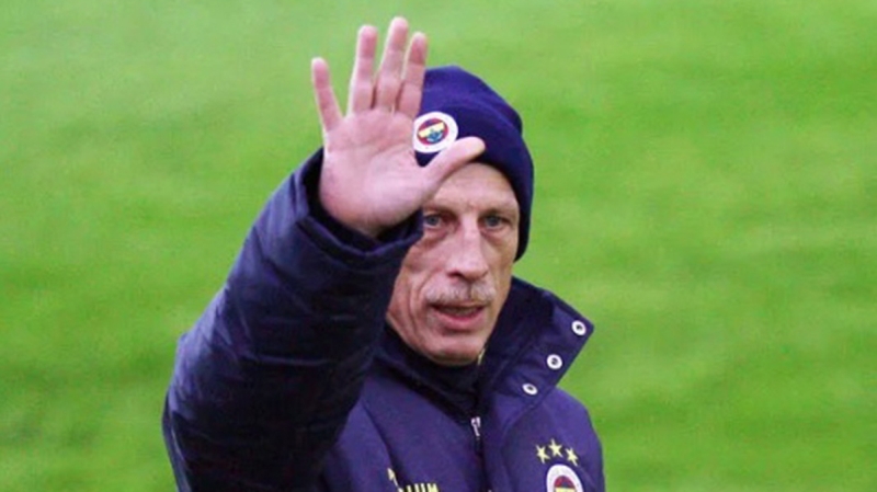 <p><b>ŞİMDİ SUSMA ZAMANI!</b></p><p><br></p><p>Akşam Gazetesi, Fenerbahçe için ismi gündemde olan Christoph Daum'a ulaştı. </p>