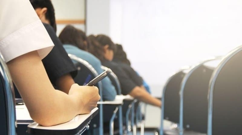 <b><a href='http://aolweb.aol.meb.gov.tr/ogrenci_giris.aspx'>AÖL ÖĞRENCİ GİRİŞ SAYFASI İÇİN TIKLAYINIZ (T.C. KİMLİK NUMARASI İLE AÇIK LİSE ÖĞRENCİ GİRİŞ LİNKİ)</a></b>