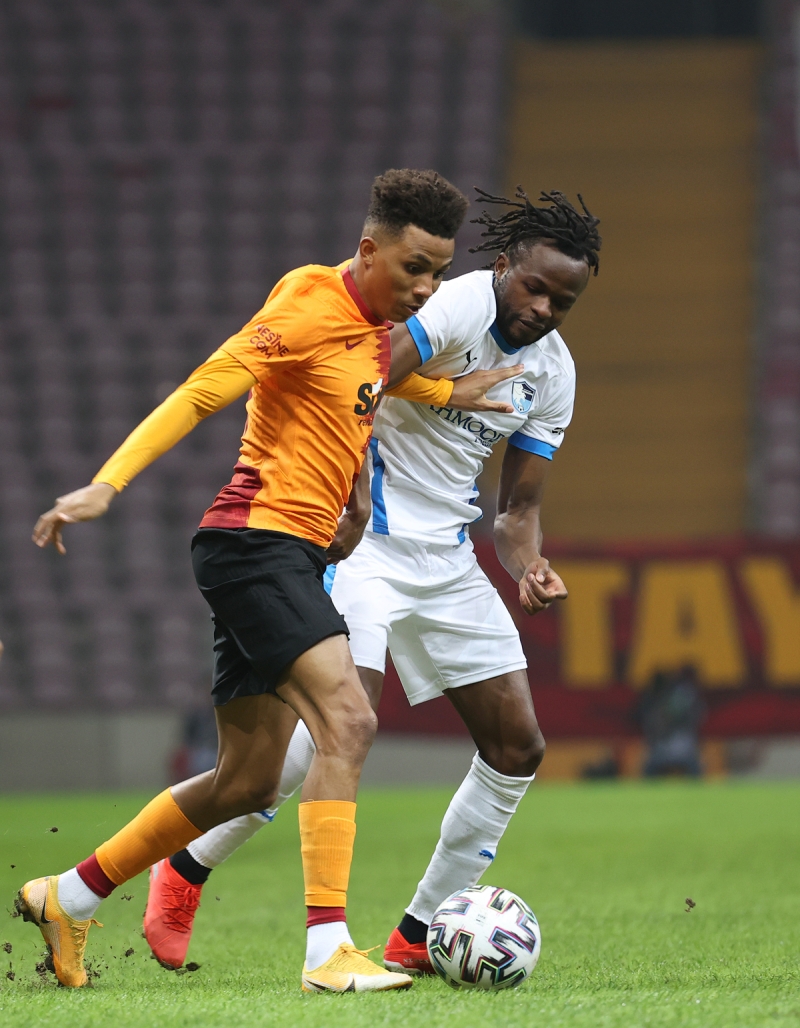 <p>Ayrıca Mustafa, bu sezon Galatasaray formasıyla bir iç saha maçında iki gol atan ikinci oyuncu oldu. Radamel Falcao da ligin ilk maçında Gaziantep FK karşısında duble yapmıştı.</p>