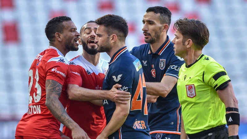 <p><br></p><p>Antalyaspor'un gol beklentisi 0.03, Başakşehir'in ise 0.05'te kalırken Antalya'da oynanan maç, 2014/15 sezonundan bu yana en az şut çekilen maç olarak tarihe geçti.</p>