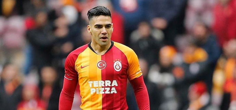 <p>Bu sezon sakatlıklarla boğuşan golcü oyuncu 12 maçta görev alabildi. 6 gol kaydeden Falcao 2 asist yaptı.</p>