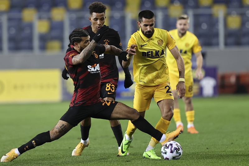 <p>'Oyuna iyi başladık, ilk 5 dakikada öne geçebilirdik. Sonra oyunun kontrolü bizdeydi, yine pozisyon bulduk ama en son Emre'nin atamadığı... Böyle oyunlarda öne geçmek tüm gidişatı değiştirir. </p>