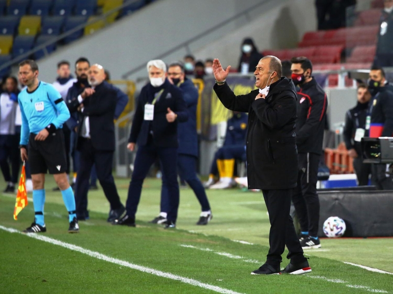 <p>'Bir tuzaktır diyorum, bugün düşürüldük diye düşünüyorum. Bize daha kolay veriliyor ve daha kolay verilmiyor. Bizim iyi-kötü oyunumuz kimseyi ilgilendirmez ama doğru-yanlış karar herkesi ilgilendirir.'</p>