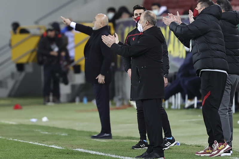 <p><b>'ÖZÜR MÜ DİLEYELİM?'</b><br></p>