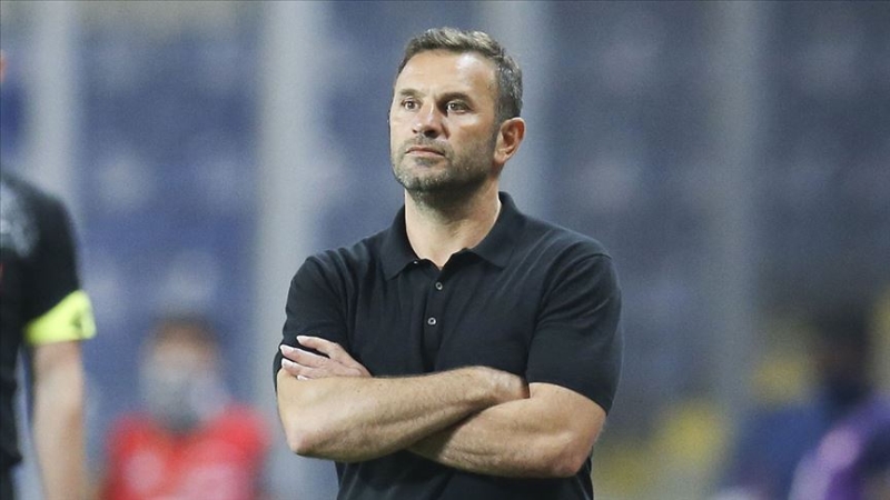 <p><b>OKAN BURUK İLK ADAY! ANCAK...</b><br></p><p><br></p><p>Çaykur Rizespor'un Sumudica konusunda gün içinde kararını açıklaması beklenirken ilk teklifin Okan Buruk'a gideceği öğrenildi.</p>