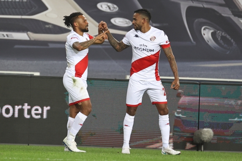 <p>Krmz beyazl takm bu sezon 6-0 kaybedilen Hatayspor mandan sonra oynad 12 ma kaybetmezken, 3 galibiyet ve 9 beraberlik alarak 18 puan toplad. </p>