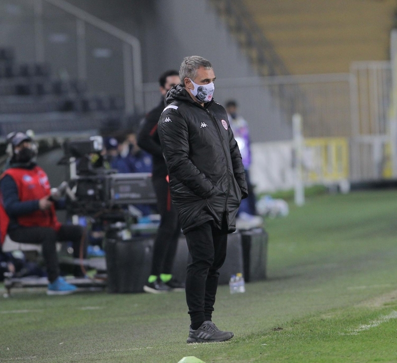 <p>Antalyaspor, geen sezonun 18'inci haftasnda i sahada Gztepe'ye 3-0 malup olduktan sonra, oynad 11 mata yenilgi yz grmedi. </p>