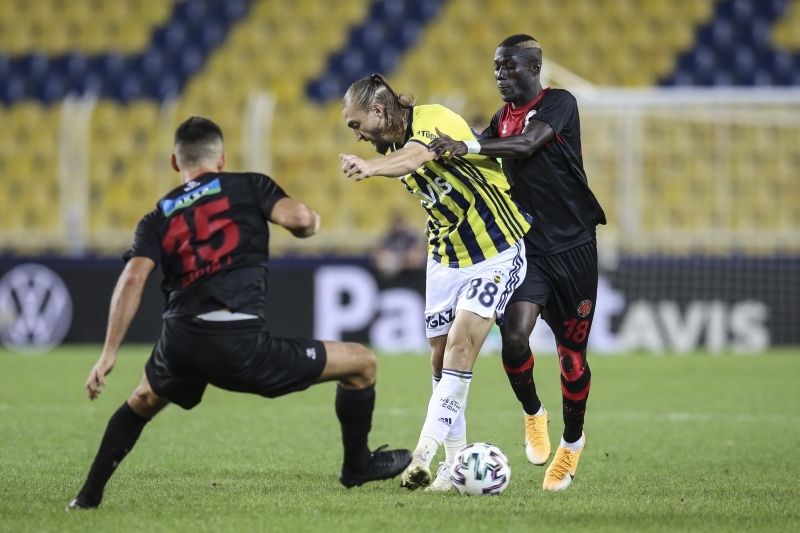 <p>Sabah'ın haberine göre, Konyaspor maçının ardından tecrübeli oyuncu ile ilgili nihai kararın verileceği öğrenildi. <br></p>