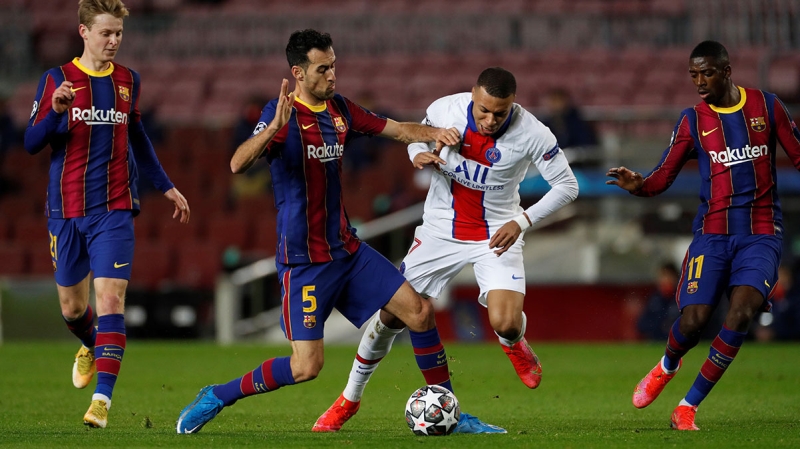 <p><b>DAHA FAZLA MAÇ, DAHA FAZLA GELİR</b><br></p><p><br></p><p>UEFA ile üye federasyonlar arasındaki toplantılardan sızan bilgilere göre, grup aşamasında ve eleme turları öncesinde oynanan karşılaşmaların sayısını arttırmanın çözüm olacağı tahmin ediliyor.</p>