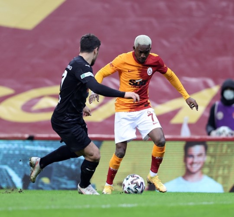 <p>'Beşiktaş 20 haftadır kötü de oynasa kazanması gereken maçları kazanıyor ama Galatasaray yapamıyor.' <br></p>