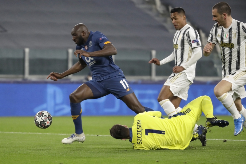 <p>�kinci yar�n�n hemen ba��nda 49. dakikada Chiesa ma�a e�itli�i getiren isim olurken 54. dakikada Portolu Taremi, ikinci sar� kart�n� g�rerek tak�m�n� 10 ki�i b�rakt�.</p>