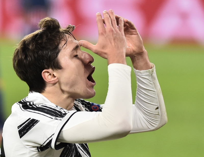 <p><b>La Gazzetta dello Sport </b></p><p>'Porto ilk 26 dakikada 8 kez kaleyi denedi ve Merih Demiral'�n hatas� sonucu kazan�lan penalt� gol�yle ma�ta �ne ge�en taraf oldu.'</p>