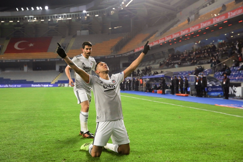 <p><b>SERGEN YALIN LOCADAN TAKP ETT</b><br></p>