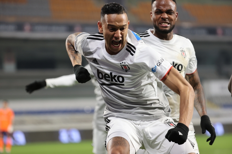 <p>Baakehir karsnda 709 isabetli pas yapan Beikta, bu sezon Sper Lig'de en yksek sayya ulaan takm oldu.</p>