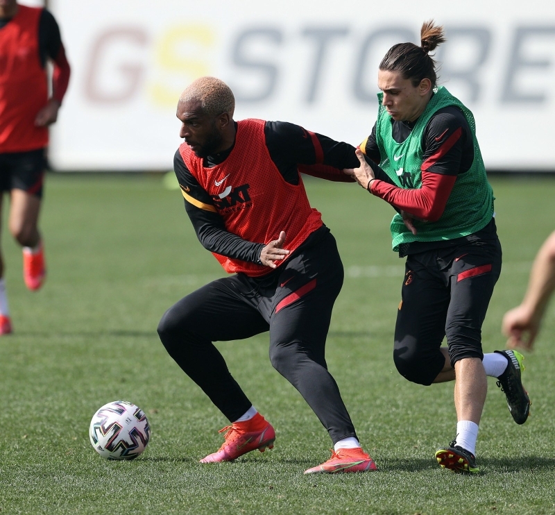 <p>Belhanda'nın ardından merkezde Taylan ile Gedson Fernandes'in yeri garanti gibi.</p>