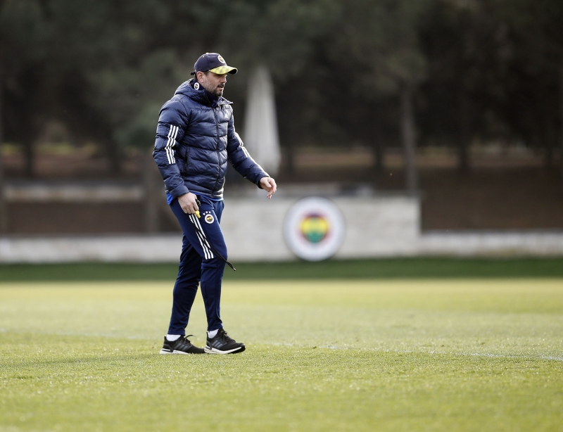 <p>Teknik Direktr Erol Bulut, 3-0 kazanlan ttifak Holding Konyaspor mandaki oyun ve tempodan memnun kald. Bu nedenle sar-lacivertli altrc mecburi deiiklikler dnda kadroyu bozmamaya alyor.</p>