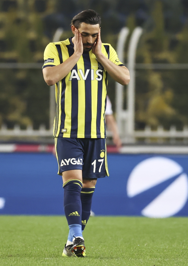 <p>Serhat Akın, Erol Bulut'un daha önceki haftalarda da Kadıköy'de maç kaybetmesinin ardından yolların ayırılması gerektiğini ve Alman teknik adam Daum'un getirilmesini belirtmişti. </p>