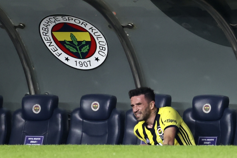 <p>Az kalsın Gökhan çıkmadan, ikinci golü de yiyordu. </p>