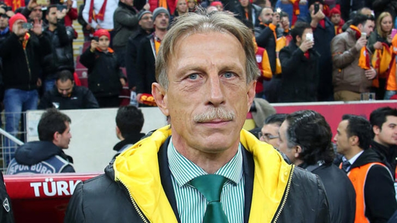 <p>Eğer Daum, Fenerbahçe'yi şampiyon yaparsa sözleşmesi uzatılacak, aksi halde yeni sezon için başka hoca bulunacak. </p><p><br></p><p>Fotomaç</p>