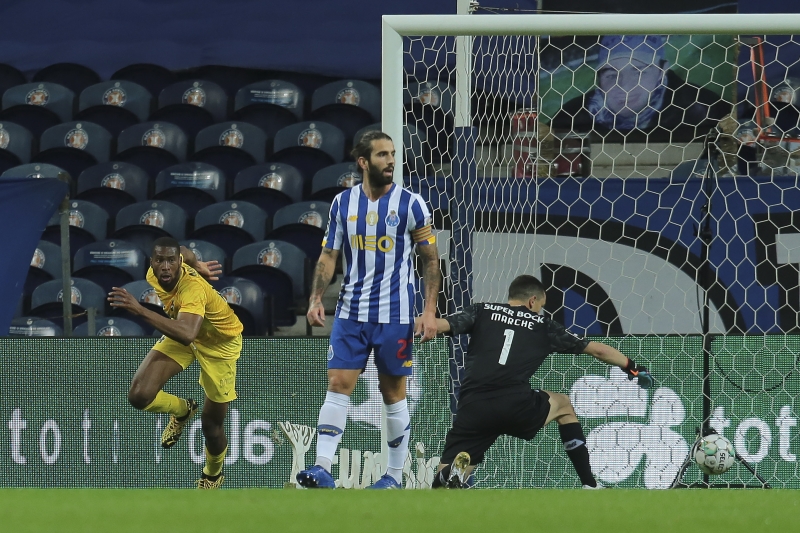 <p>Bu sezon Portimonense formasıyla ligde 19 maça çıkan 23 yaşındaki oyuncu, 7 gol atarken 1 de asist yaptı. </p>