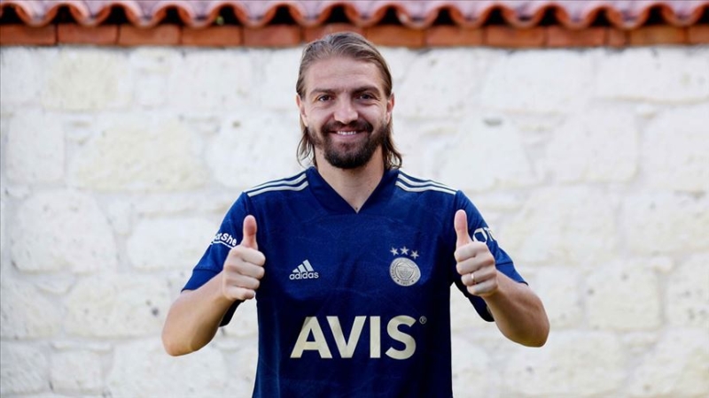 <p><b>HEM NOVAK, HEM CANER</b></p><p><br></p><p>Fenerbahçe Teknik Direktörü Erol Bulut'un 3 haftadır oynatmadığı Caner Erkin'in bu karşılaşma ile sahalara dönmesi bekleniyor. </p>