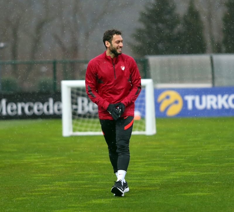 <p>Hakan Çalhanoğlu</p>