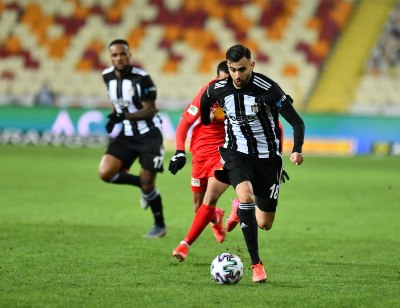 <p>Siyah-Beyazl formayla bu sezon ampiyonluk yaamay hedefleyen ve sonrasnda da kariyerine Beikta'ta devam etmek isteyen 28 yandaki futbolcu iin kulb Leicester City ile grmeler balad.</p>