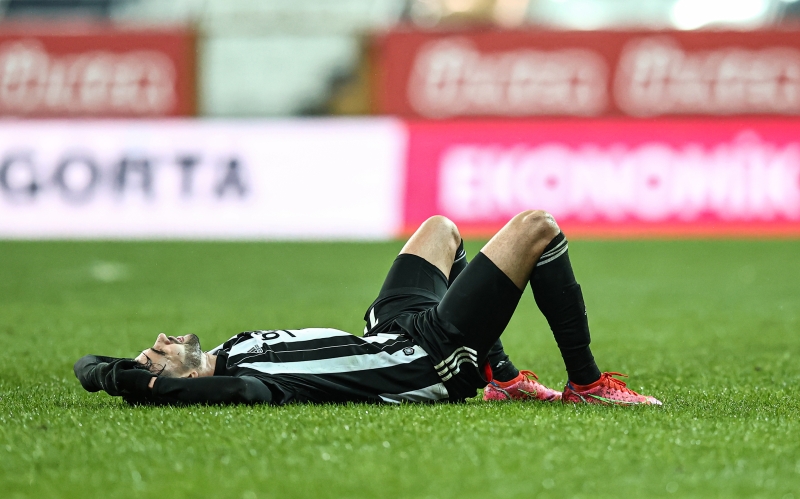 <p>Sezon banda bedelsiz ekilde kiralanan Ghezzal'n yllk cretinin yarsn ngilizler dyor. </p>