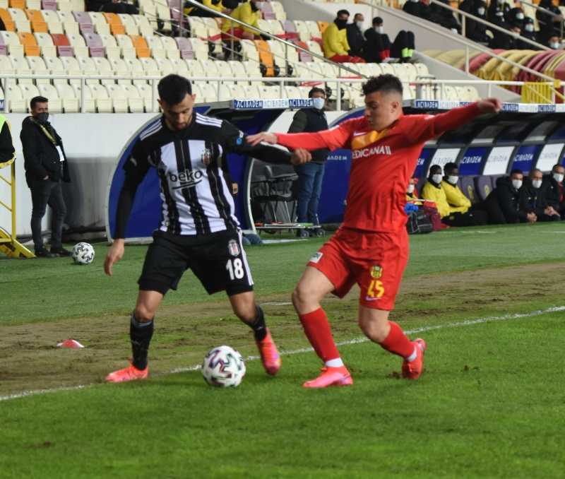 <p>2018 senesinde Leicester City'nin 14 milyon Euro bonservis dedii Ghezzal, Ada ekibinin yeni sezon planlamasnda yer almyor. </p>