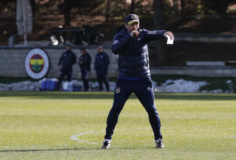 <p>Sar-Lacivertli takm resmi aklamayla Bulut'un grevine son verildiini duyurdu. </p>