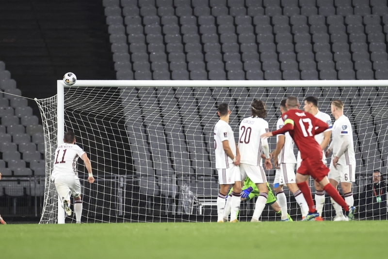 <p>A Milli Tak�m, Euro 2016 elemelerinde Letonya ile iki ma��n� da 1-1 bitirmi� �zellikle Konya'da oynanan ma�� adeta tek kale oynamas�na ra�men �st�nl�k kuramam��t�. Bu ma�ta Burak Y�lmaz, Hakan �alhano�lu, Caner Erkin ve Ozan Tufan g�rev yapm��t�</p>