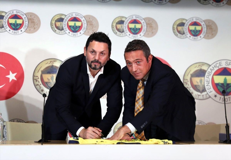 <p>Bulut ile ortak noktada u ana kadar buluamayan sar-lacivertiler sorunu zmek iin grmelerini srdrrken, Futbol Federasyonu kaytlarnda takmn teknik sorumlusu halen daha Erol Bulut gzkyor.</p>